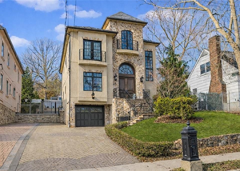 1st image of 353 Lighthouse Ave