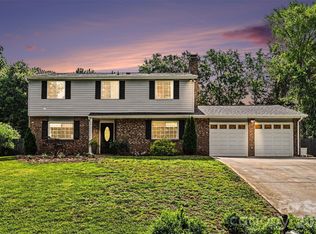 5821 Shadow Creek Rd, Charlotte, NC 28226