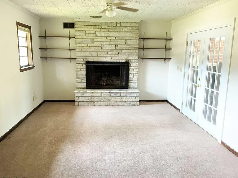101 Catherine Ave — Photo 2