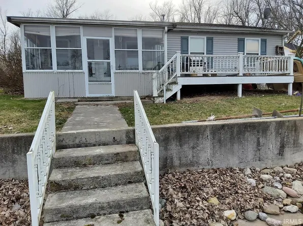 7518 N Brown Rd, Columbia City, IN 46725
