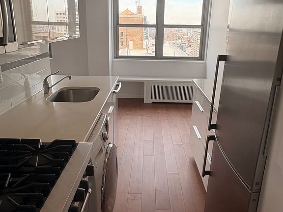 5th image of 100 W 93rd St APT 30H