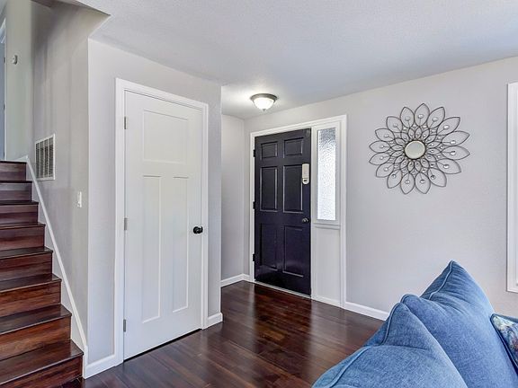 3rd image of 4724 118th St NE