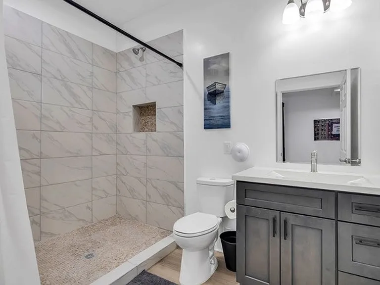 834 S Farmer Ave — Photo 22