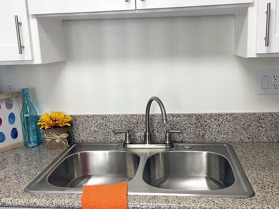 2nd image of 30 W 49th St #9