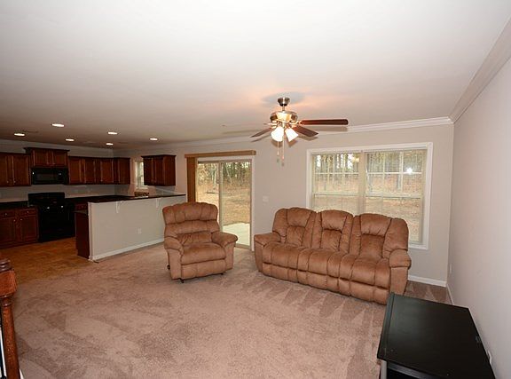 2nd image of 136 Graceland Ct