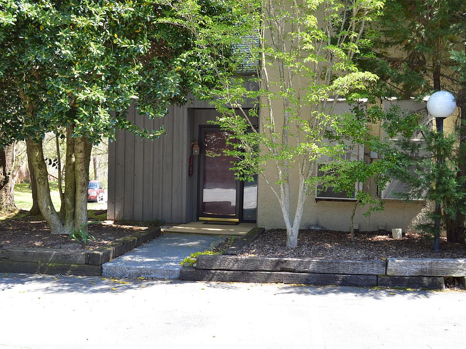 1st image of 115 Beechnut St APT E15
