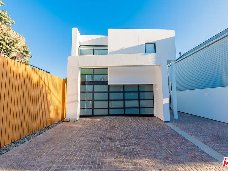 23754 Malibu Rd — Photo 44