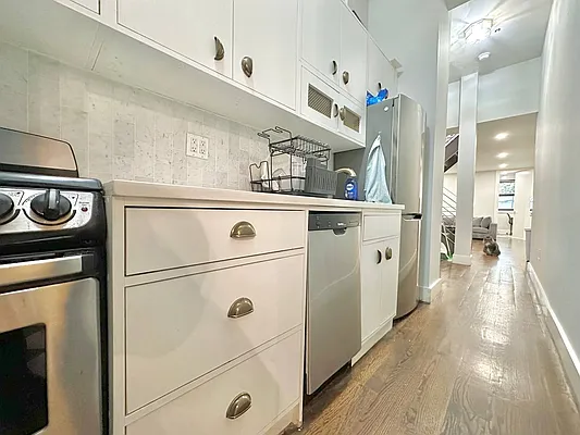 Rented by Doorway NYC, LLC | media 17