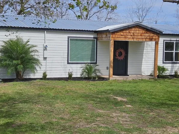 205 E Train St, Ellinger, TX 78938