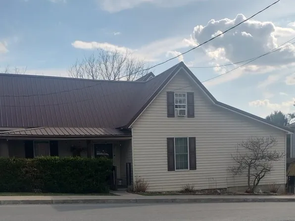 105 Morgan St, Athens, WV 24712