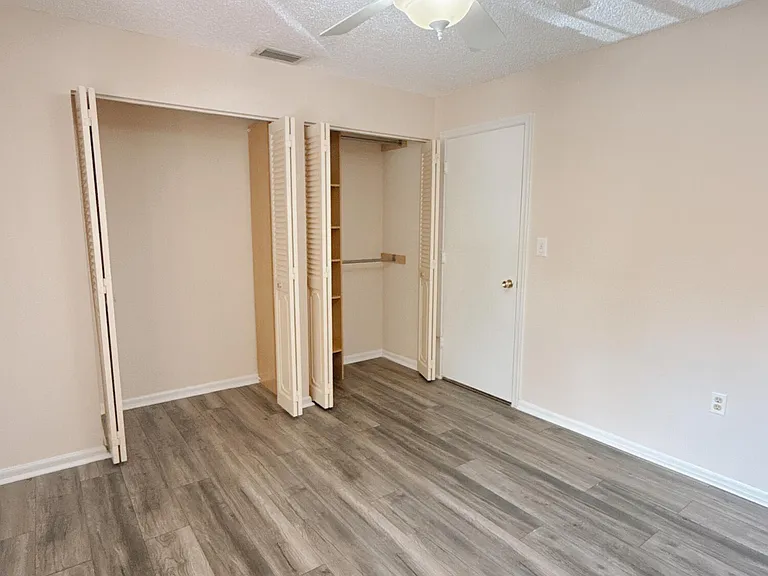872 SW 9th Street Cir #201 — Photo 5