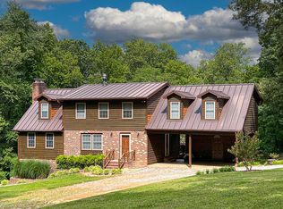 607 Meadows Rd, Chase City, VA 23924