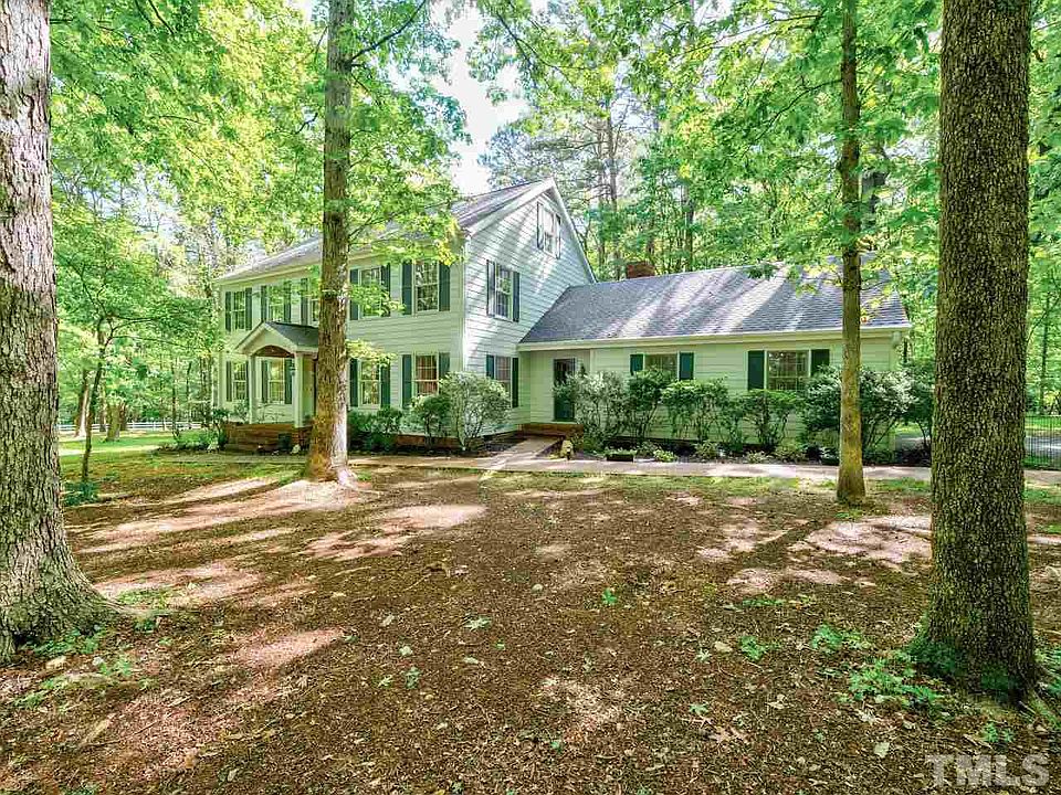 1st image of 110 Oakstone Dr