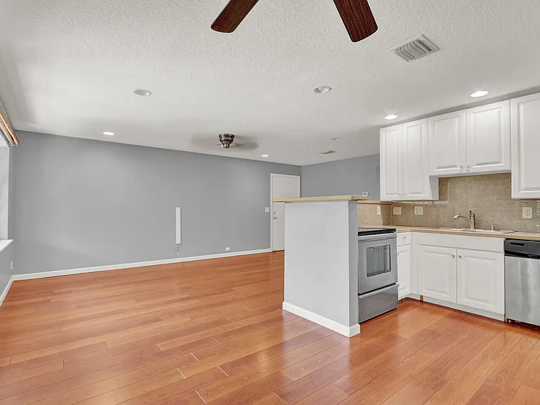 312 Southwind Dr #207 — Photo 6