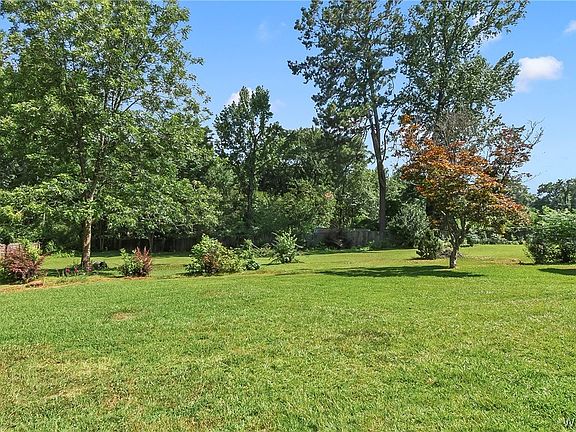 4th image of 5101 Applewood Dr