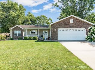 5711 Coddington Ln, Kalamazoo, MI 49009