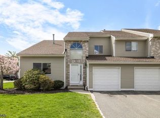 104 Castle Ridge Dr #166, East Hanover, NJ 07936