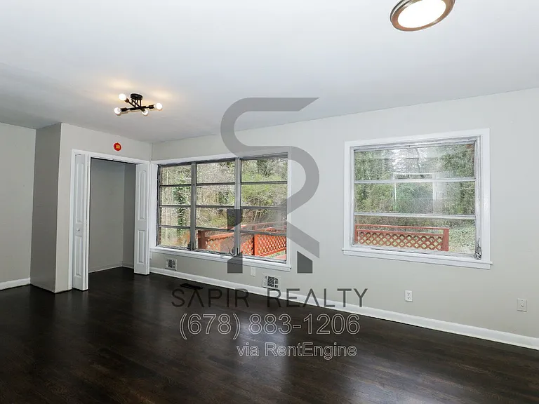639 Skipper Dr NW — Photo 3