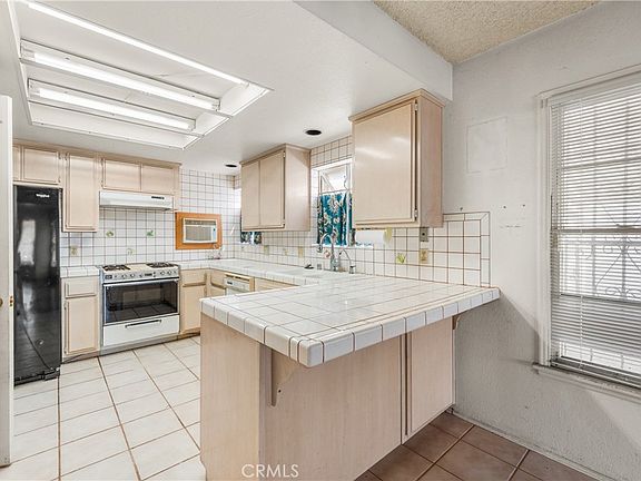 5th image of 3920 Buckingham Rd