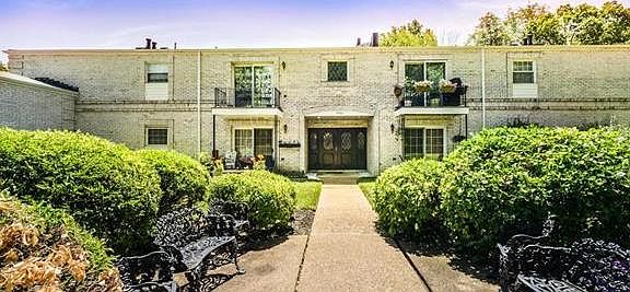 5th image of 4366 Chateau De Ville Dr APT G