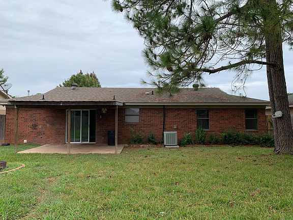 2nd image of 2202 Kirby Smith Dr