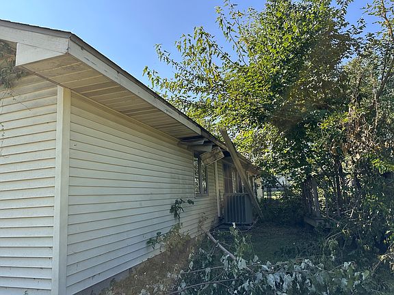 4th image of 6586 Roberts Rd