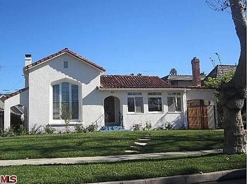 1st image of 130 S Citrus Ave