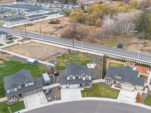 2nd image of 6227 Cottonwood Loop