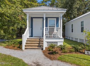 2003 Government St #9, Ocean Springs, MS 39564