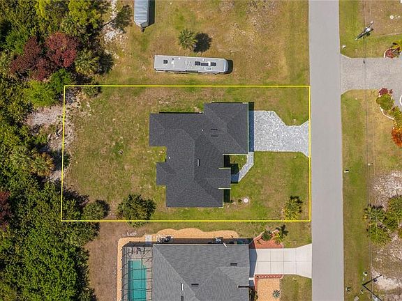 2nd image of 15089 Aldama Cir