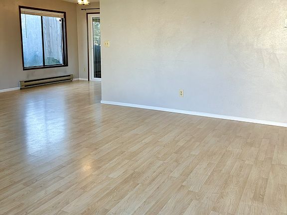 2nd image of 7715-7719 N Interstate Ave #7715