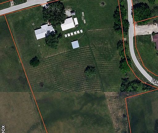 5th image of 361 Valley Ln
