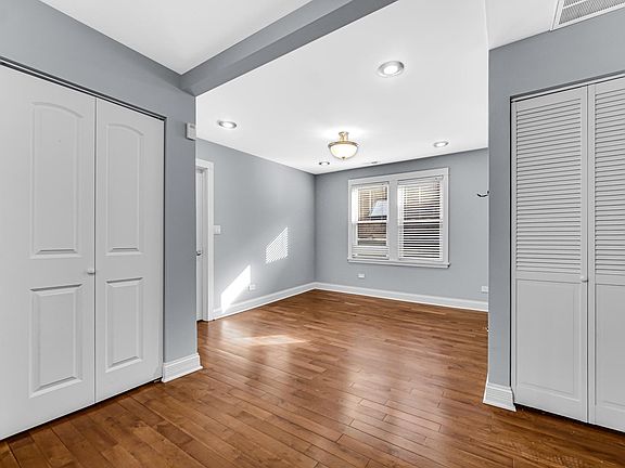 4th image of 3652 N Richmond St #2