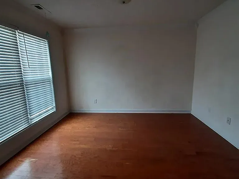 117 Tottenham Way — Photo 5