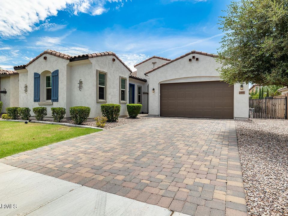 1st image of 953 E Horseshoe Pl