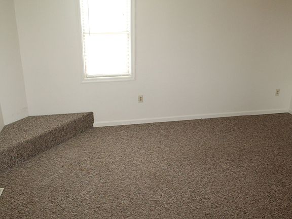 4th image of 16093 Mellinger Ln