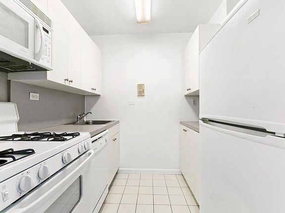 2nd image of 235 S Lexington Ave APT 1F