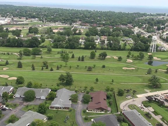 2nd image of 2114 Country Club Dr