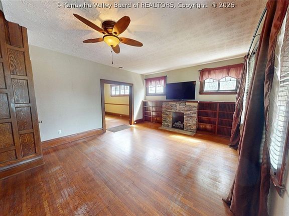 4th image of 3036 3rd Ave