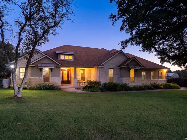 132 Circle Six Dr, La Vernia, TX 78121