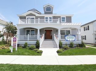 15 N Pembroke Ave, Margate, NJ 08402