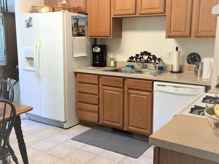 643 Creekside Cir — Photo 10