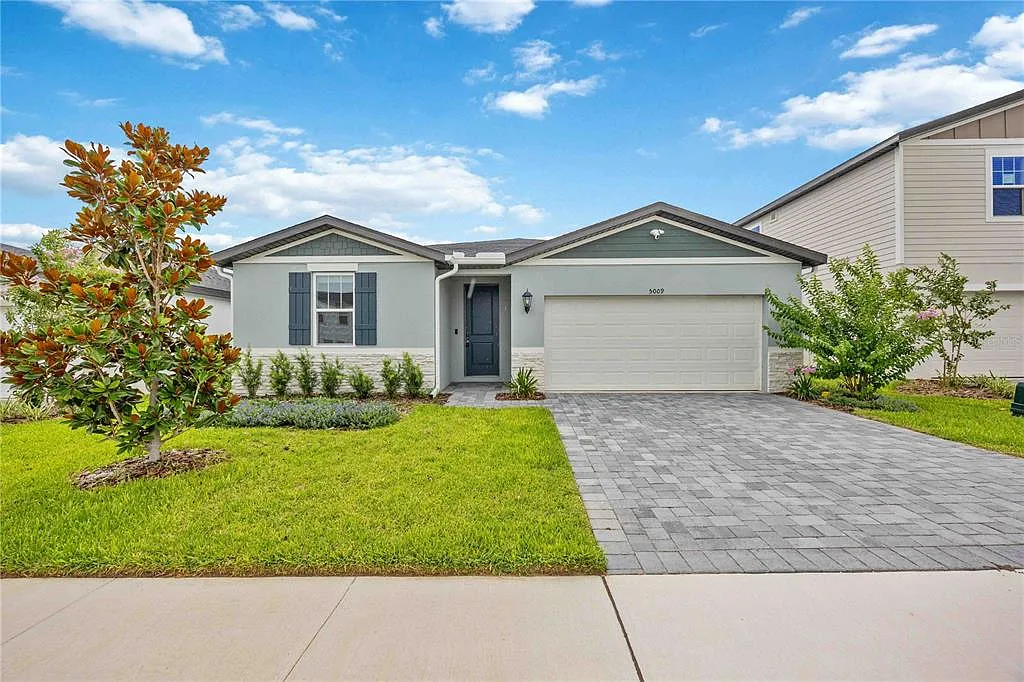 4 bed, 2.0 bath, 1840 sqft, $2,100 — Photo 2