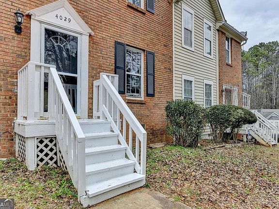 3rd image of 4029 Heritage Valley Ct