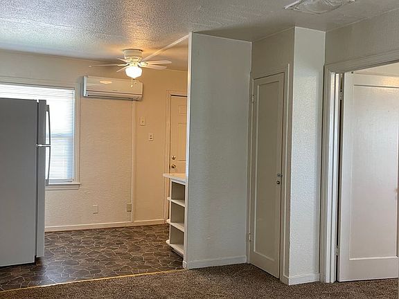 3rd image of 1538 West St #6