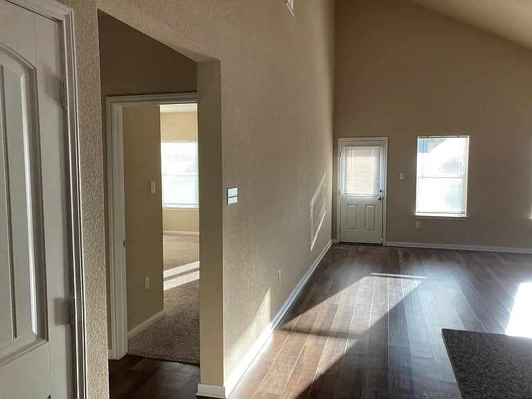 617 Donegal Ln — Photo 17