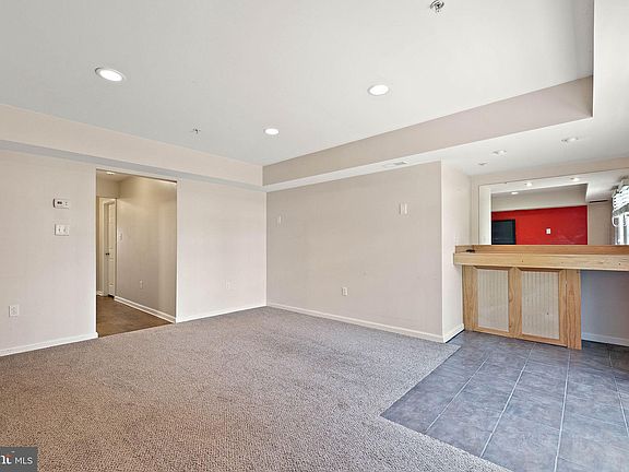 4th image of 17 Tuxford Ln #17