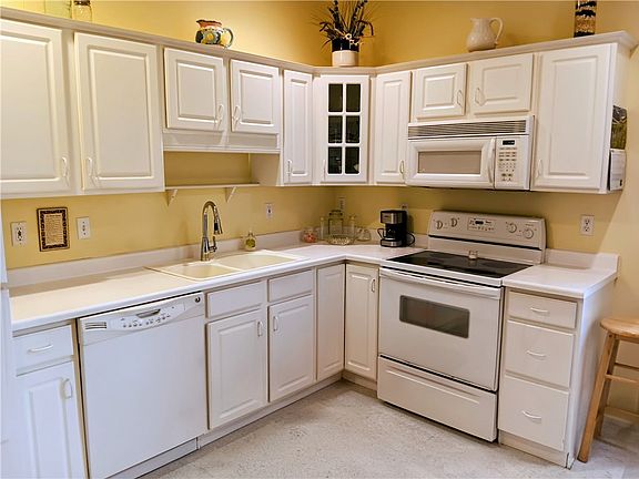 3rd image of 9303 Sundance Dr