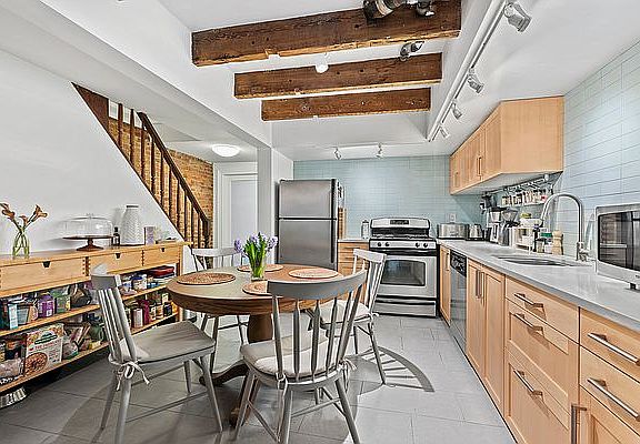 4th image of 60 Wyckoff St APT 1