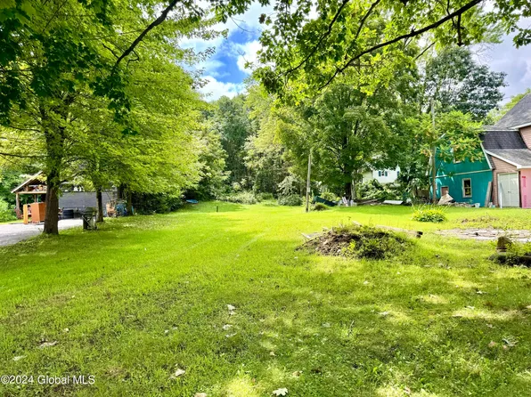 61 Hamilton Avenue, Corinth, NY 12822